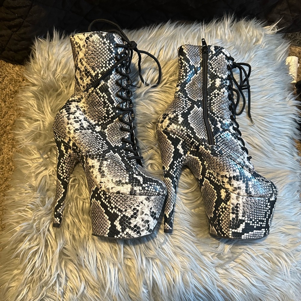 adore pleaser size 7 snakeskin heel boot